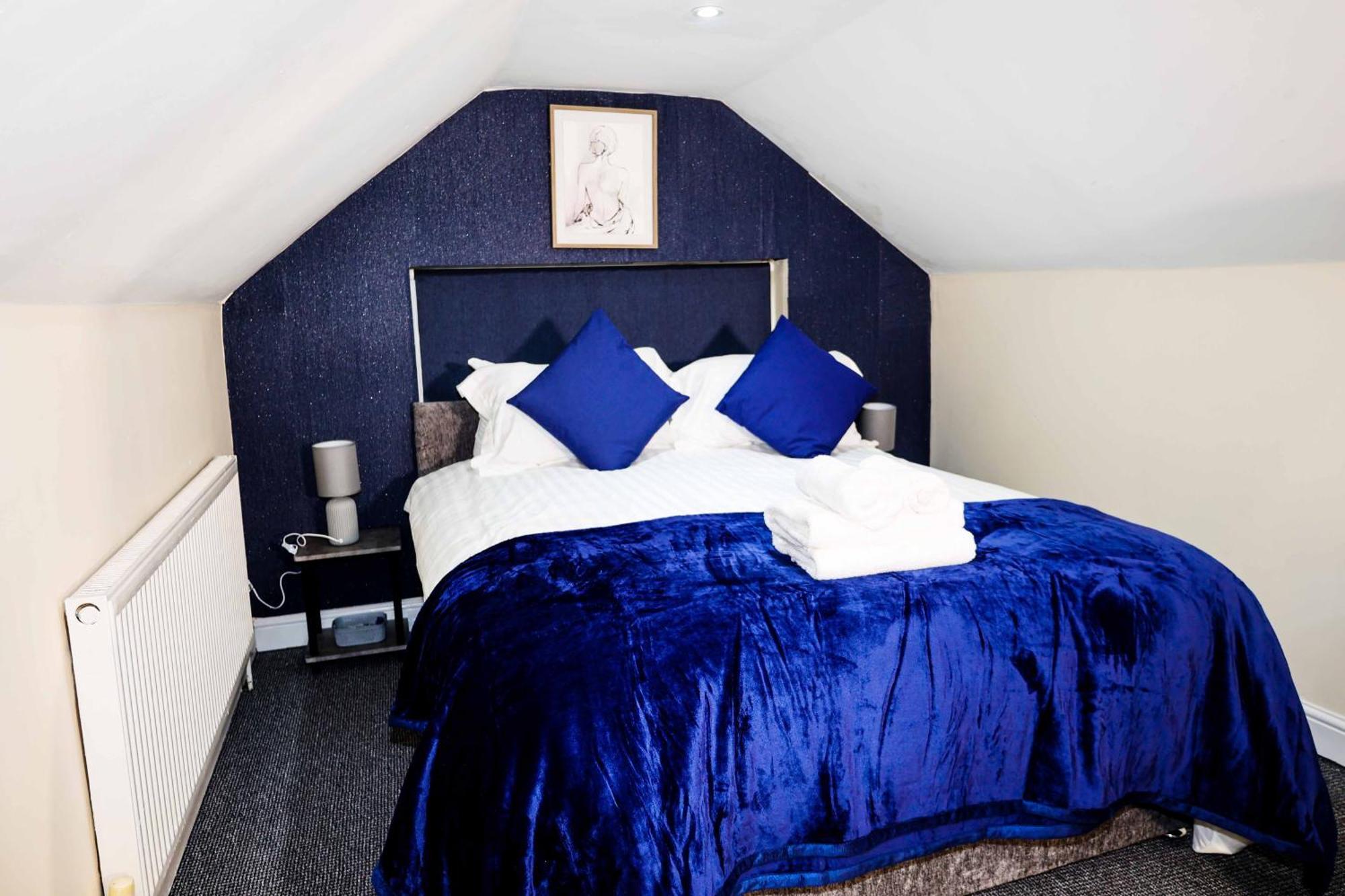 Lausory King Bed Living Your Luxe Home Away ノッティンガム エクステリア 写真