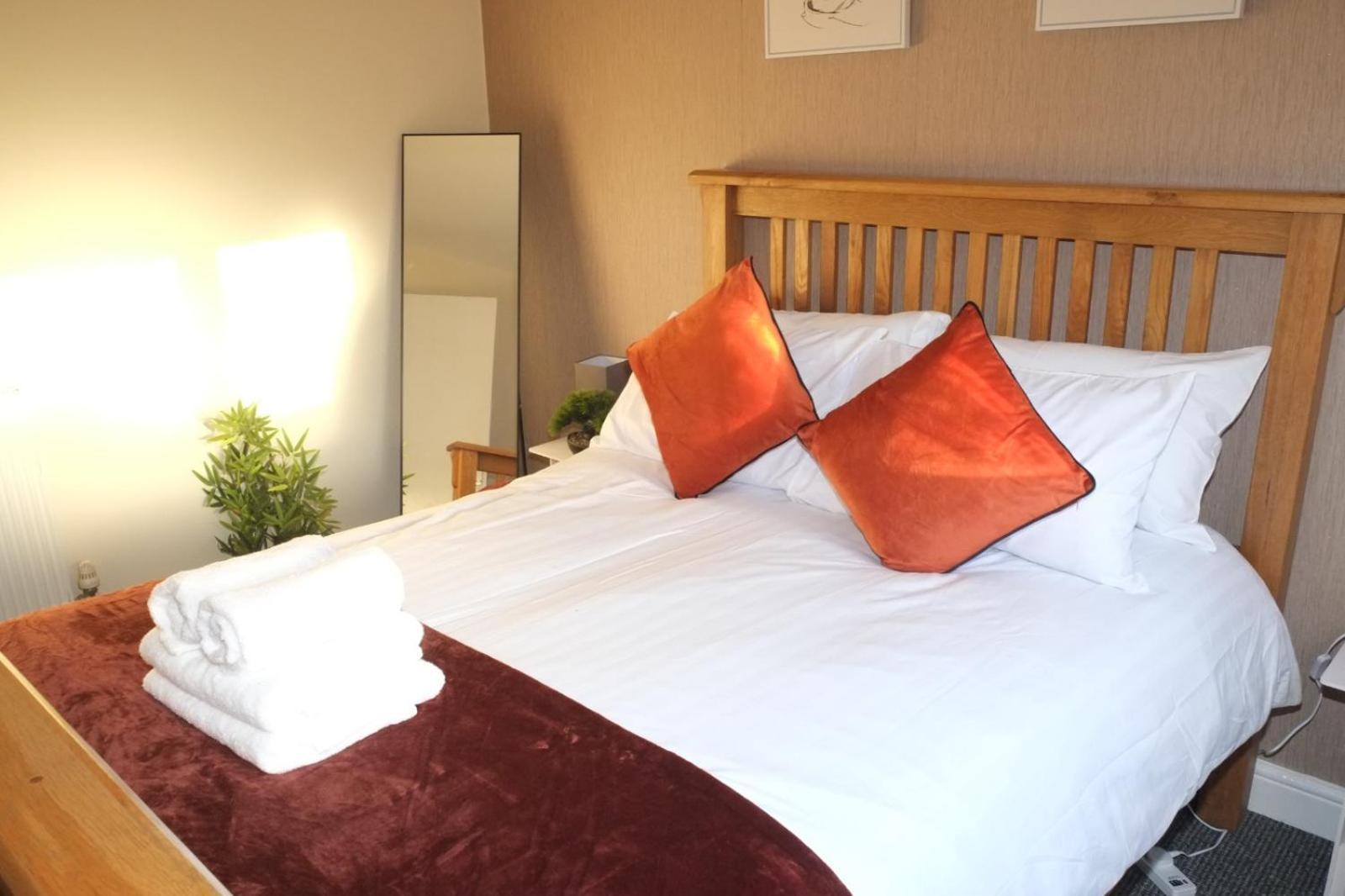 Lausory King Bed Living Your Luxe Home Away ノッティンガム エクステリア 写真